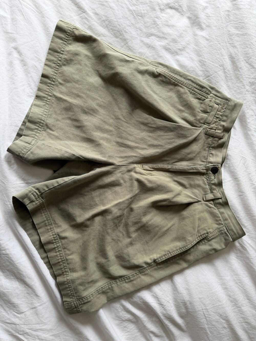 Vintage 1990s Liz Claiborne Lizwear Pleated Olive Green Cotton Shorts